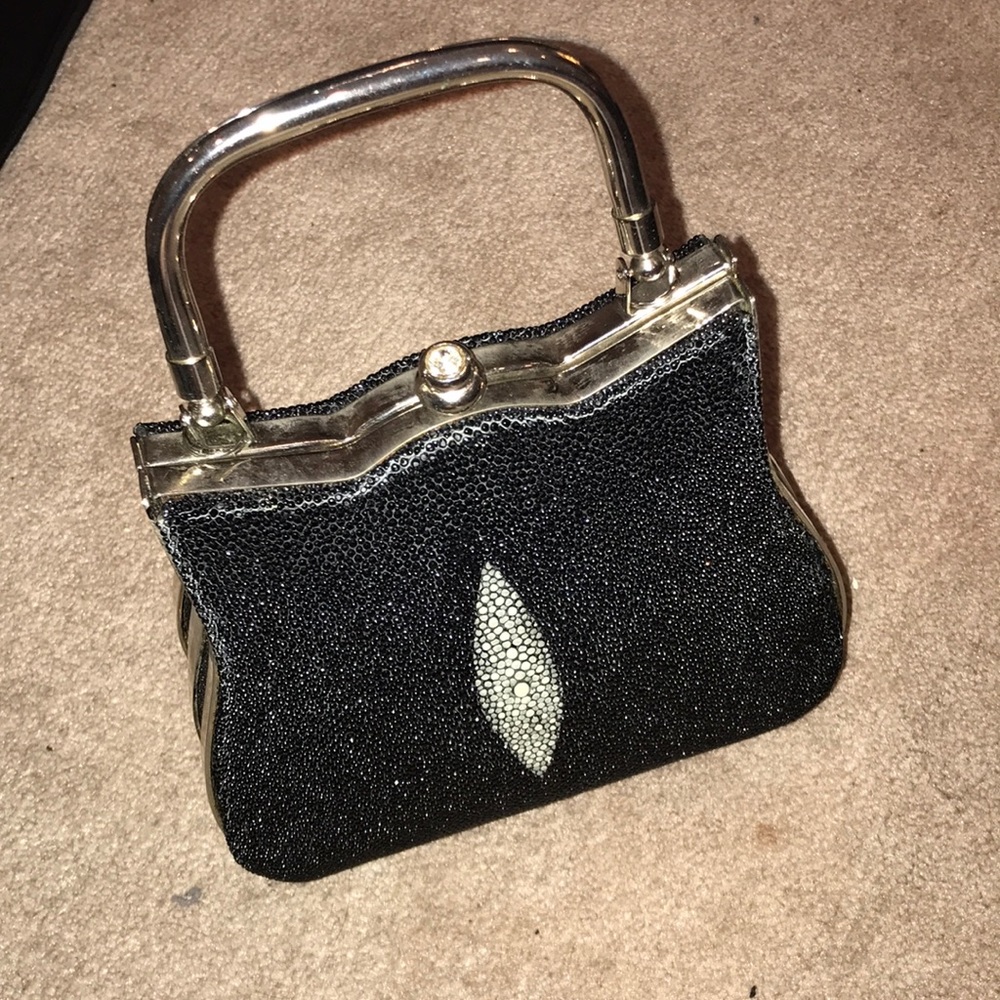 Oceanic black clutch